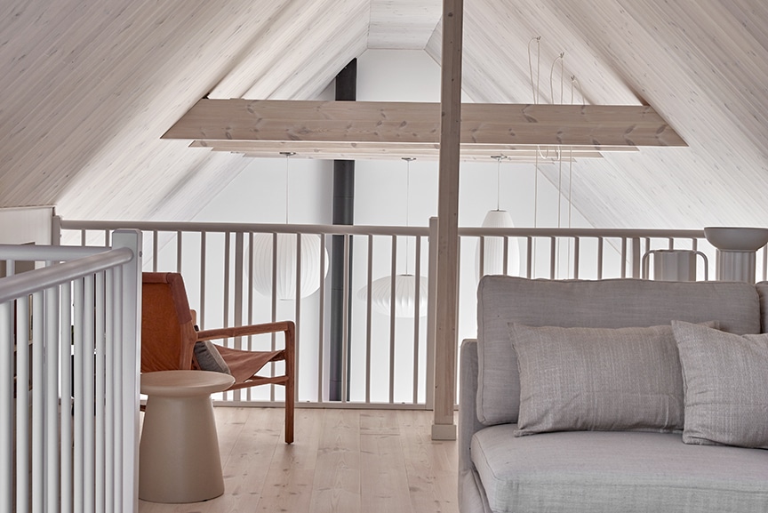 Alster 45-102 ladhus med loft interiör loft räcke