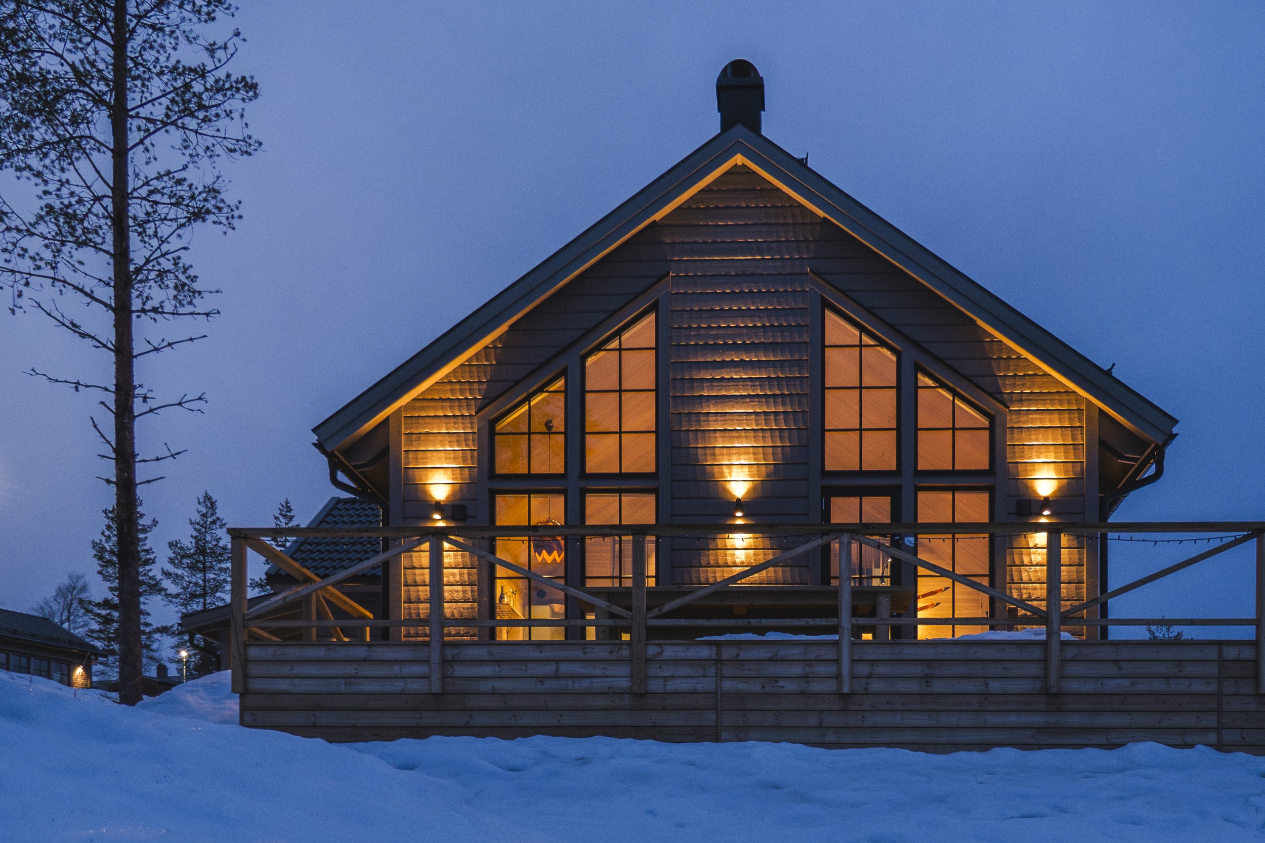 Sonfjället är utformat för större familjer eller sällskap som söker ett funktionellt fjällhus som fungerar lika bra på sommaren som på vintern.